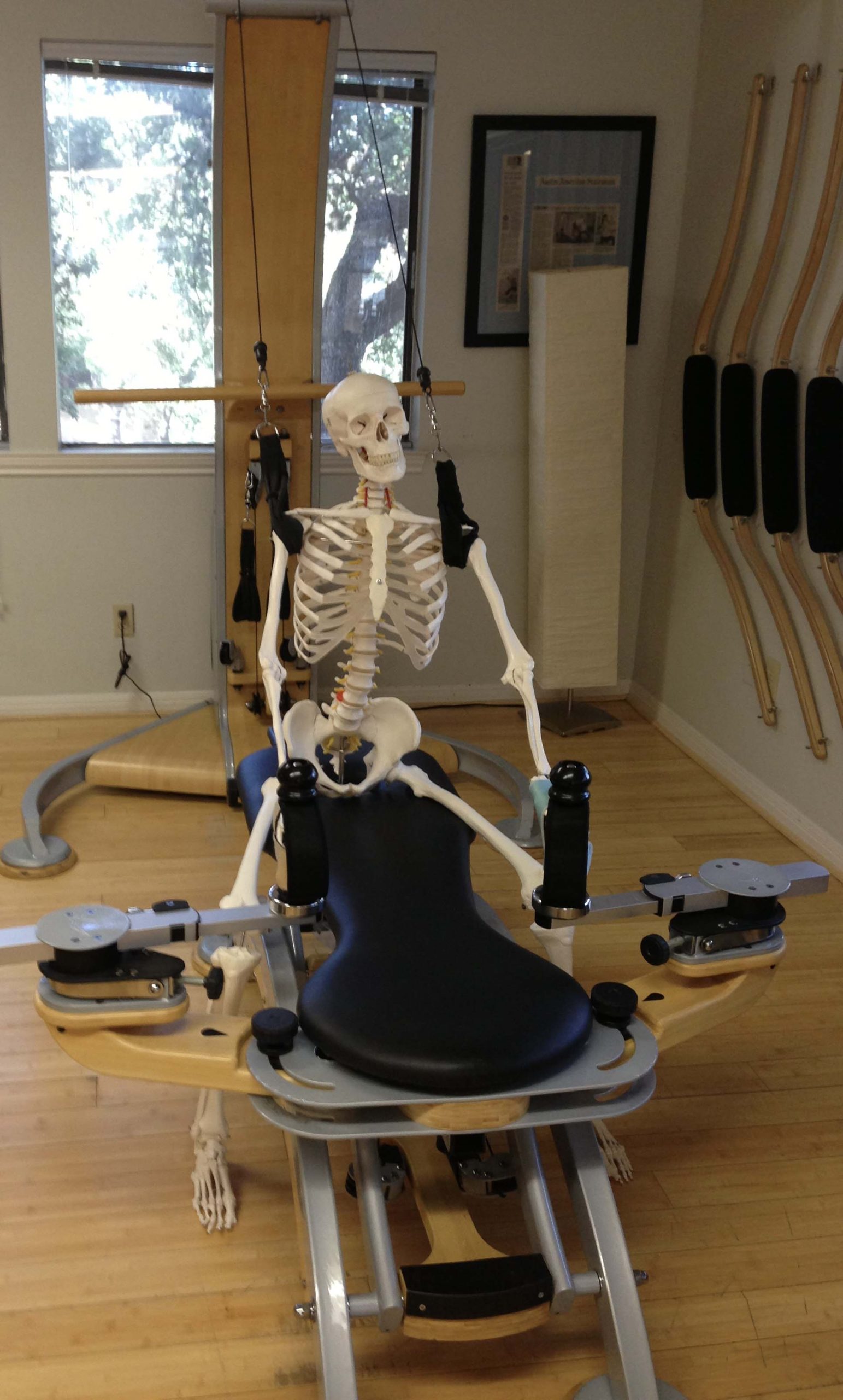 skeleton sitting gyro